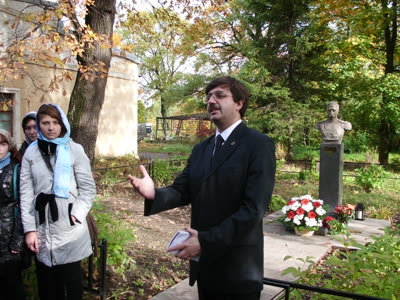 А.Б. Гутников, ректор Института права имени принца П.Г. Ольденбургского на церемонии открытия бюста принца П.Г. Ольденбургского